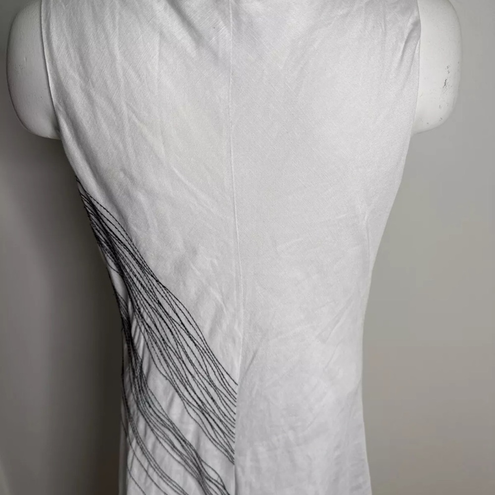 White Sleeveless Dress with Black Pattern linen - Picture 2 of 3